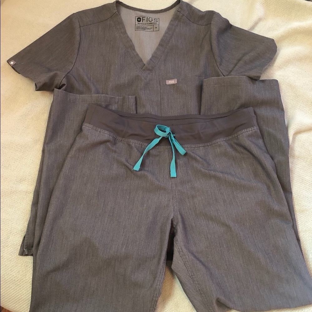 Figs scrub set